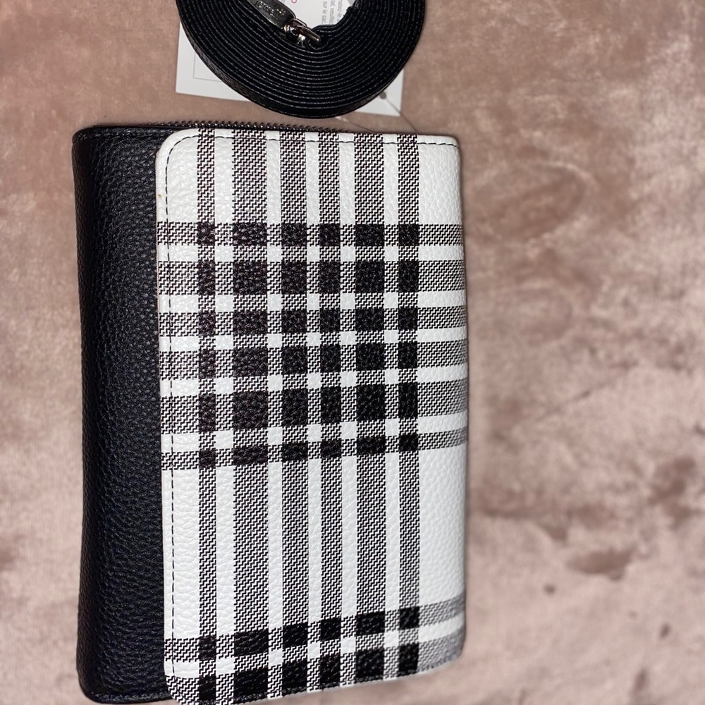 Gorgeous plaid multi-way bag!
